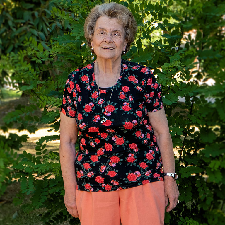 Zuchtwartin Edeltraud Wicke Kuzina